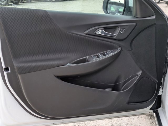 Used 2023 Chevrolet Malibu LT image 2