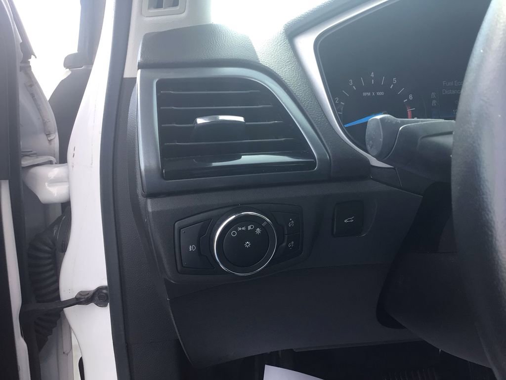 Used 2013 Ford Fusion SE FWD image 17