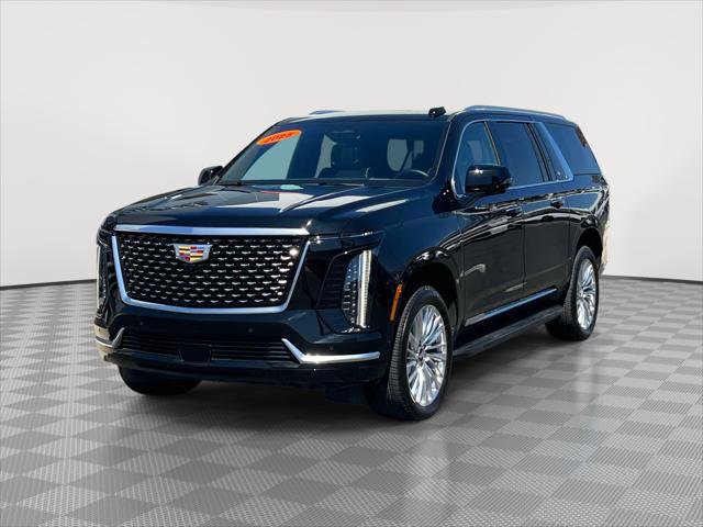 Used 2025 Cadillac Escalade ESV Premium Luxury image 3
