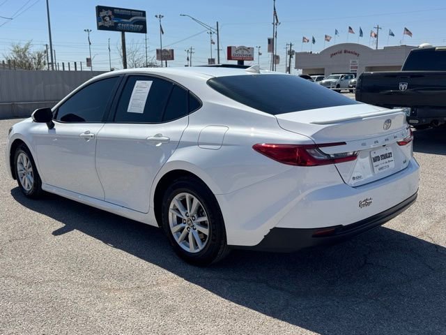 Used 2025 Toyota Camry LE w/ Convenience Package FWD image 4