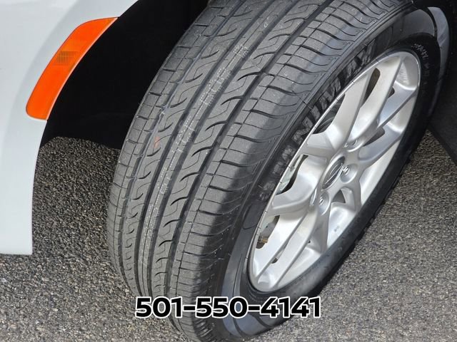 Used 2024 Chrysler Pacifica Touring-L image 19