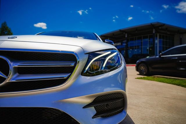 Used 2017 Mercedes-Benz E 300 image 6