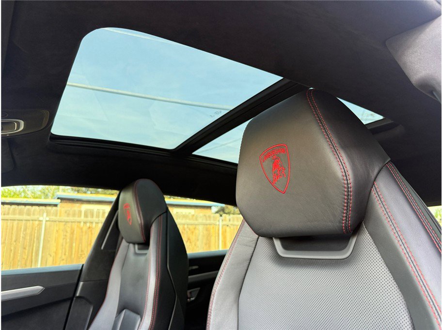 Used 2019 Lamborghini Urus AWD/4WD image 29