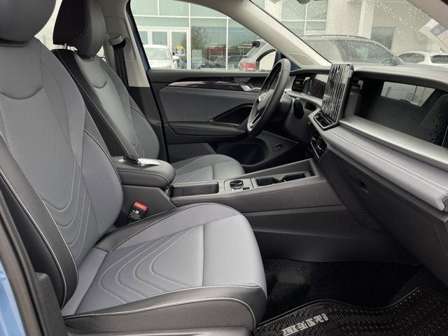 New 2026 Volkswagen Tiguan SE FWD image 23