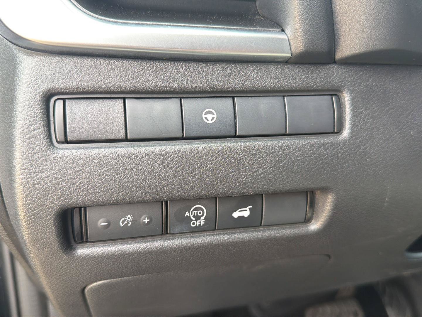 Used 2024 Nissan Rogue SV AWD/4WD image 19