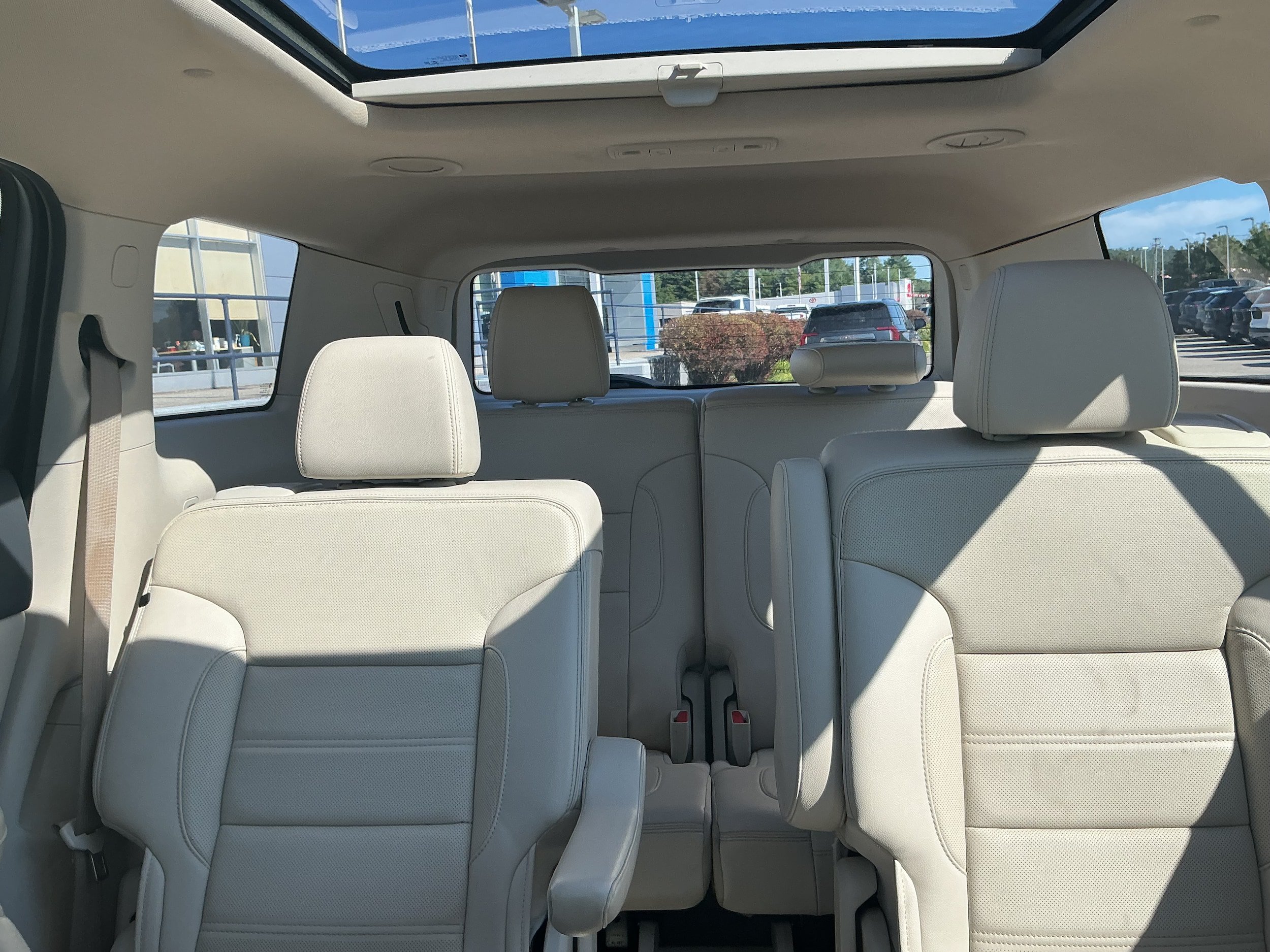 Used 2020 GMC Acadia Denali w/ Trailering Package AWD/4WD image 14