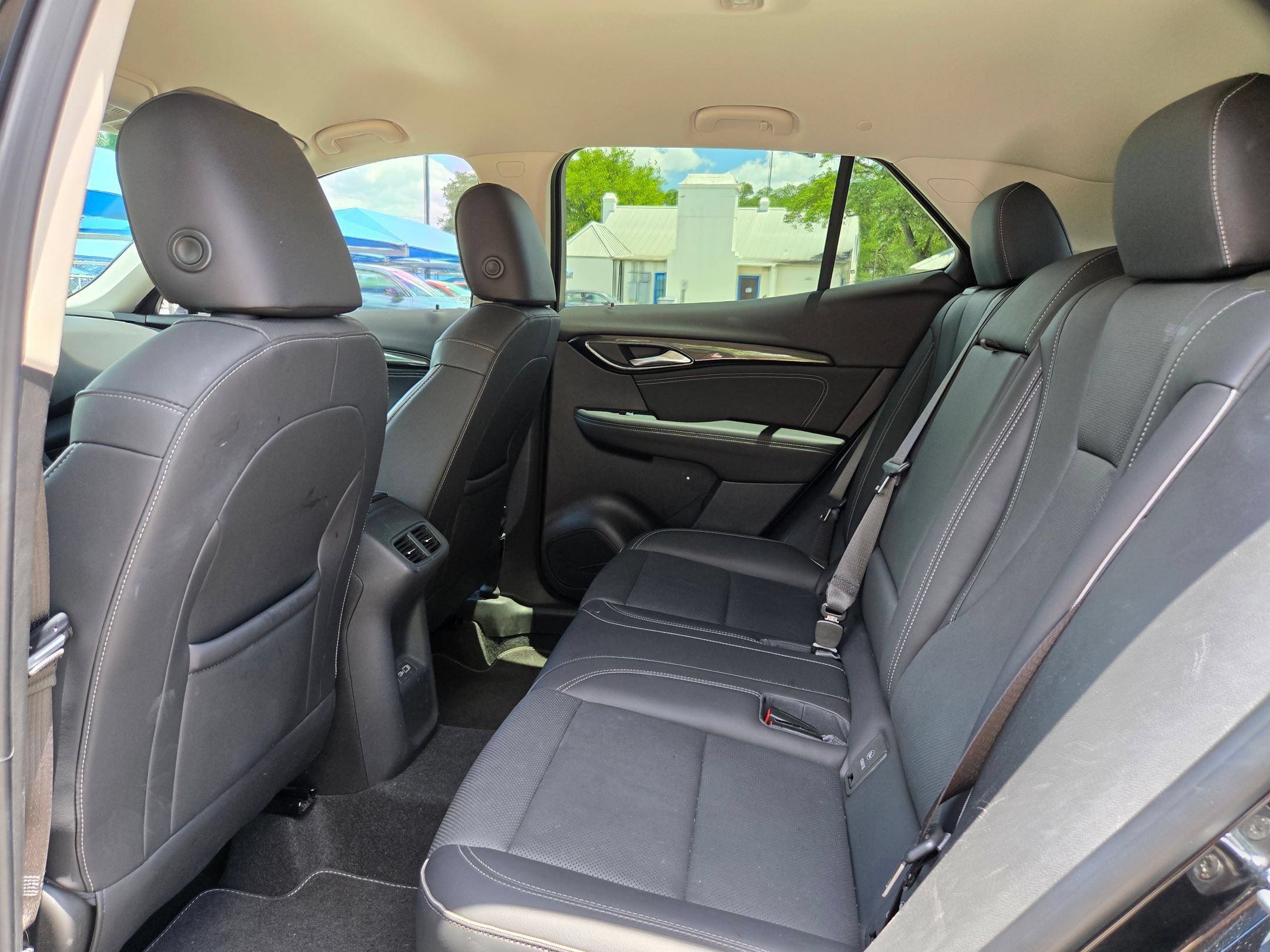 Used 2023 Buick Envision Essence AWD/4WD image 14