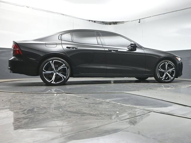 Certified 2025 Volvo S60 B5 Plus AWD/4WD image 37