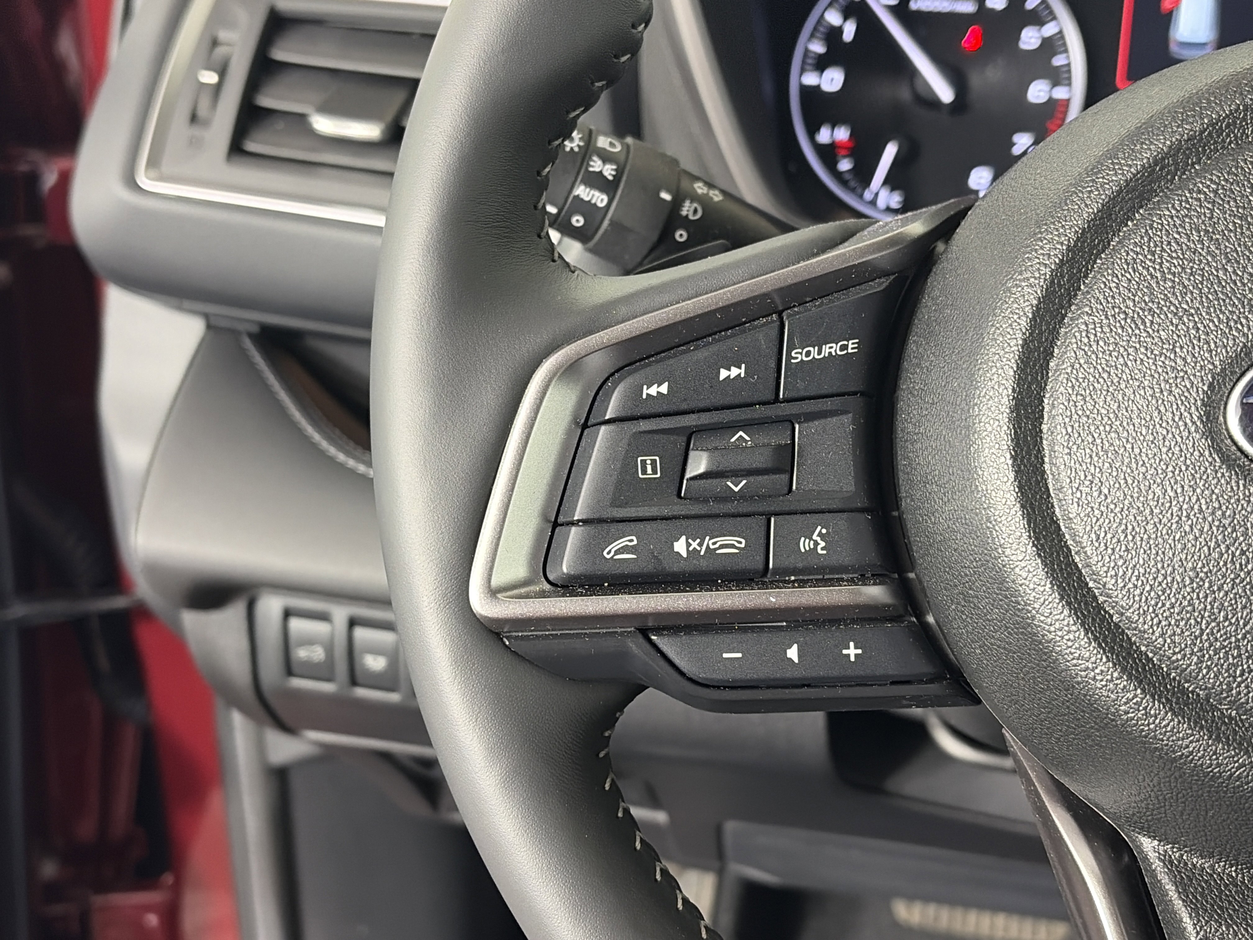 Used 2025 Subaru Ascent Touring w/ Popular Package #2 image 31