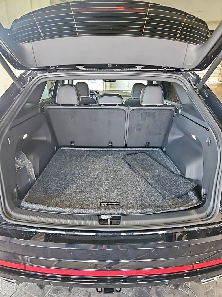 New 2026 Volkswagen Atlas Cross Sport SEL Premium R-Line AWD/4WD image 19