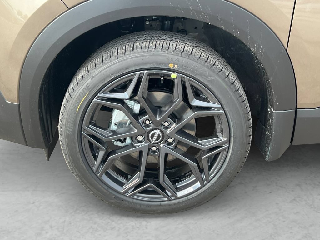 New 2027 Nissan Kicks SR w/ Cold Weather Package FWD image 24