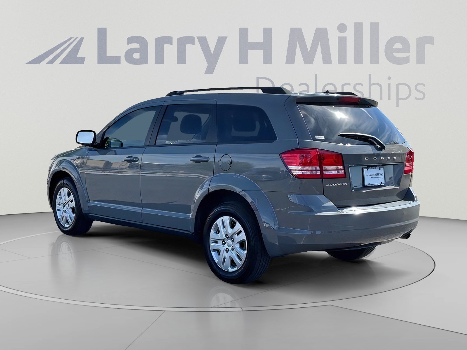 Used 2020 Dodge Journey SE FWD image 4