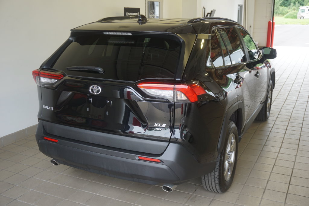 Certified 2025 Toyota RAV4 XLE AWD/4WD image 14