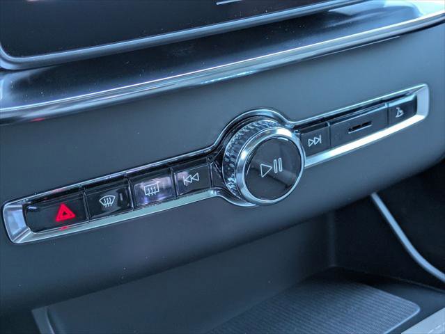 New 2026 Volvo XC90 T8 Plus w/ Protection Package Premier image 8