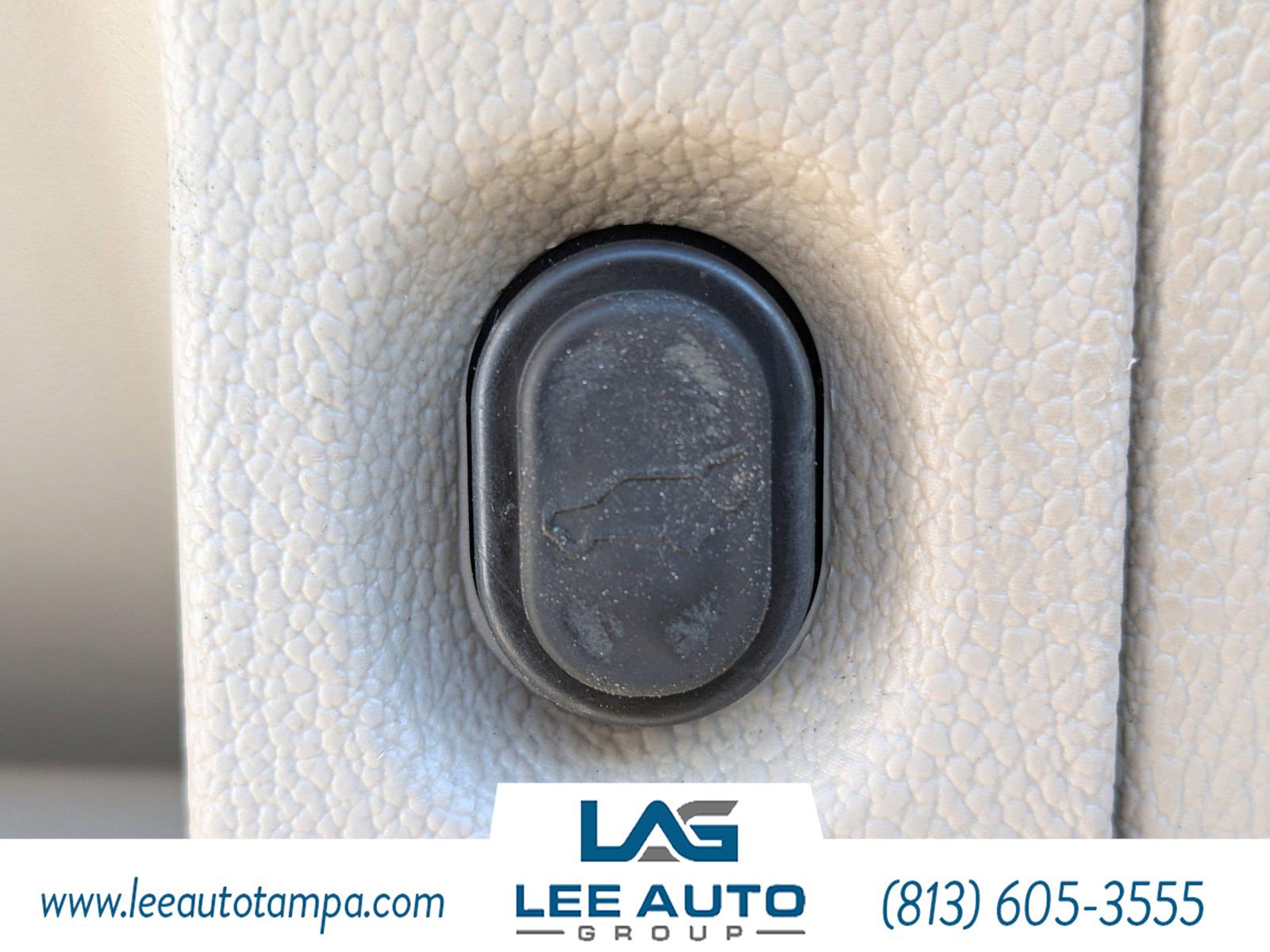 Used 2015 Cadillac Escalade Premium image 13