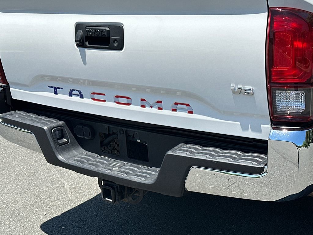 Used 2019 Toyota Tacoma TRD Off-Road AWD/4WD image 5