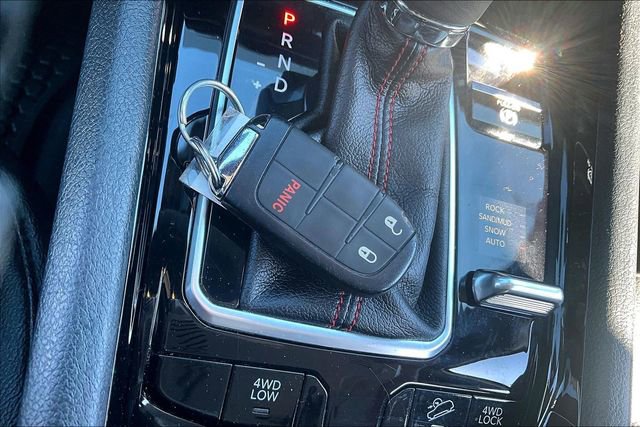 Used 2024 Jeep Compass Trailhawk image 10