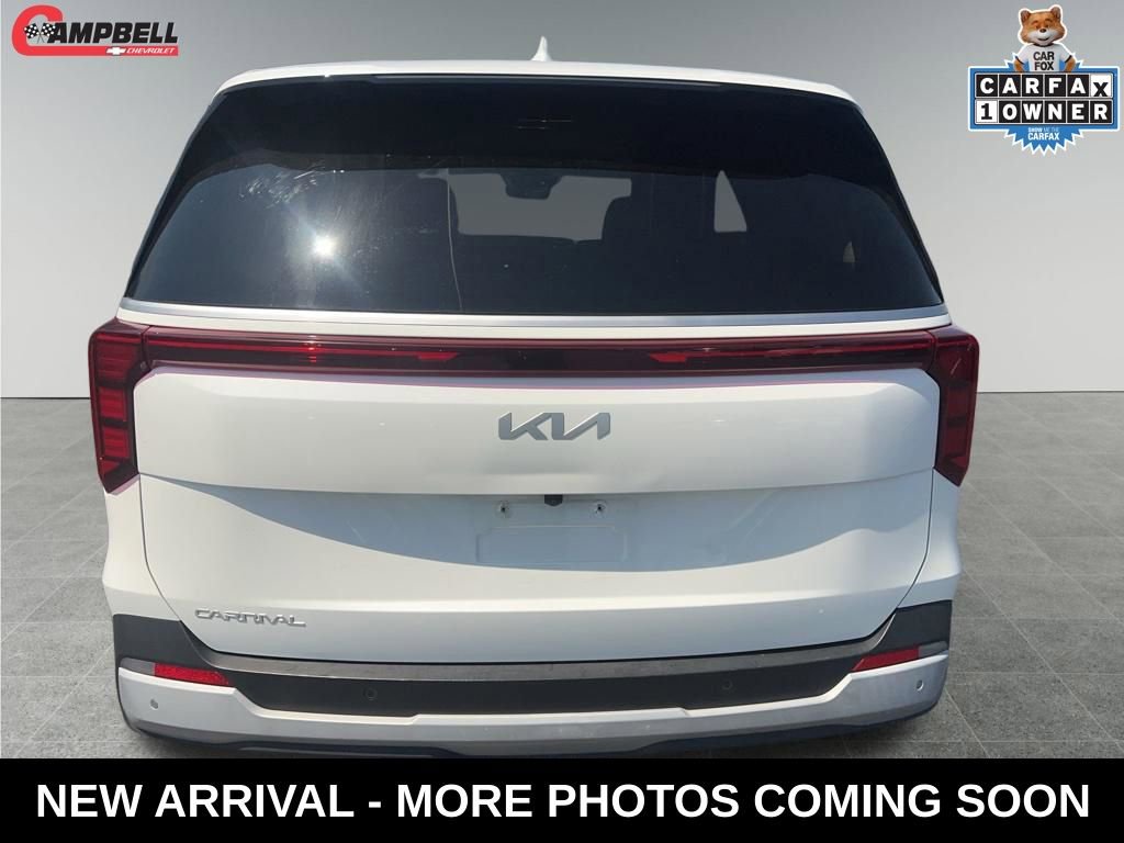 Used 2025 Kia Carnival FWD image 4