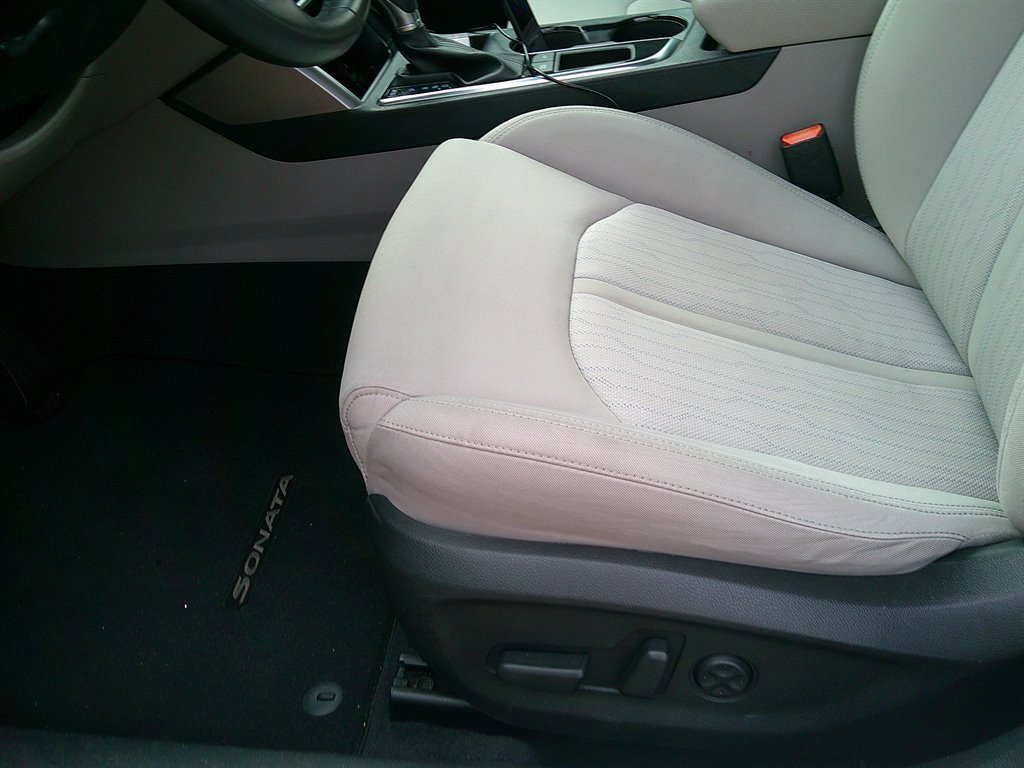 Used 2017 Hyundai Sonata Plug-In Hybrid FWD image 12