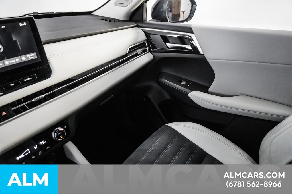 Used 2025 Mitsubishi Outlander SE image 45