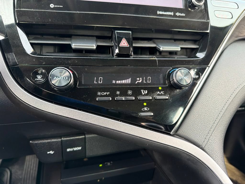 Used 2024 Toyota Camry XLE AWD/4WD image 12