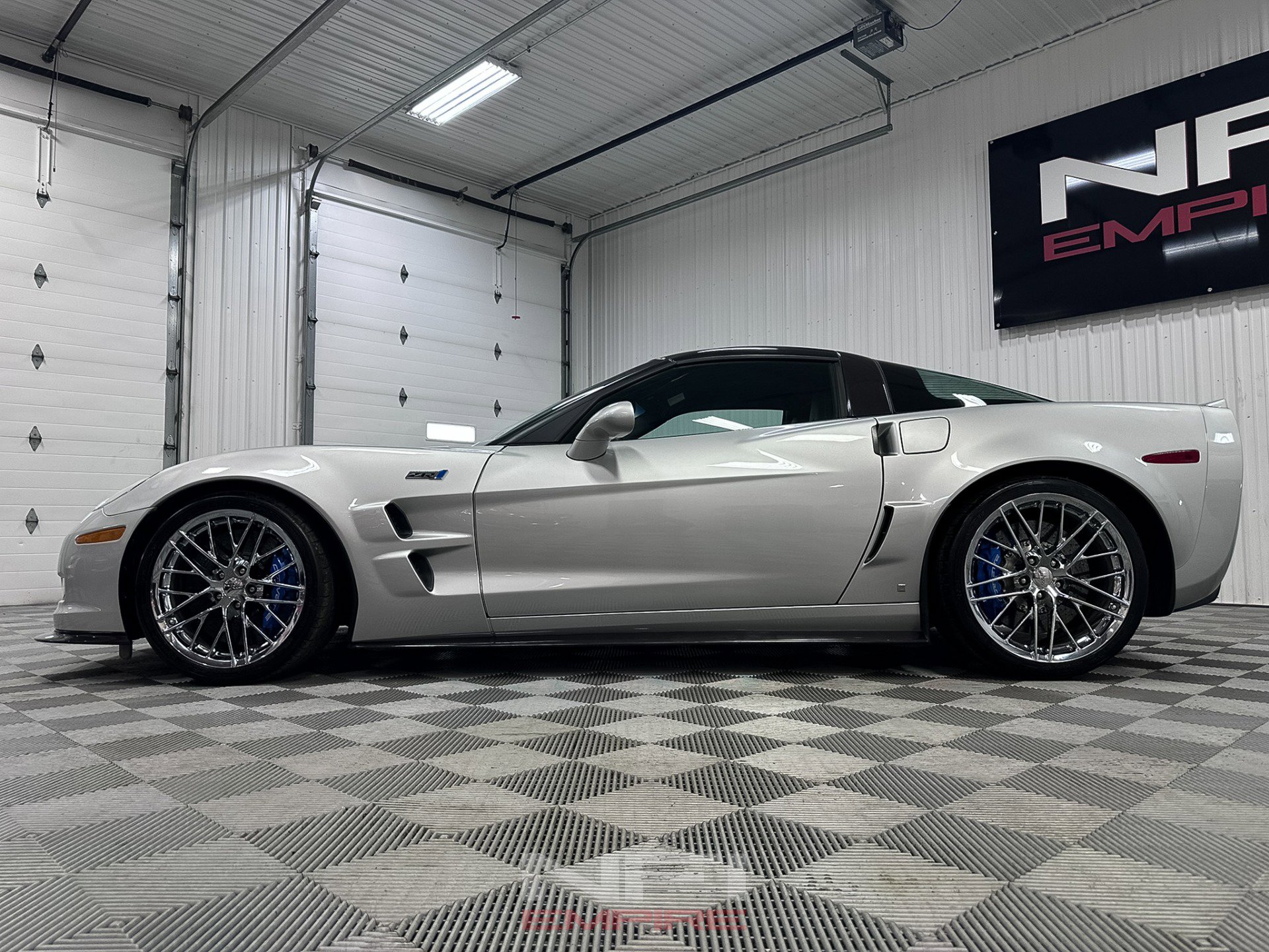 Used 2009 Chevrolet Corvette ZR1 w/ Preferred Equipment Group RWD image 11