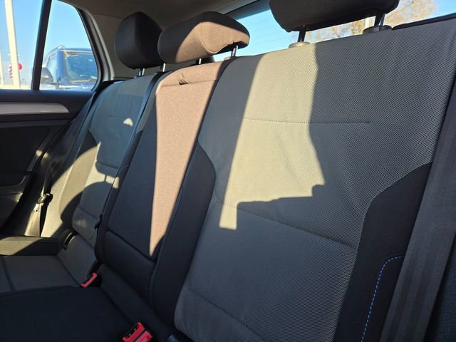 Used 2015 Volkswagen e-Golf Limited Edition image 9