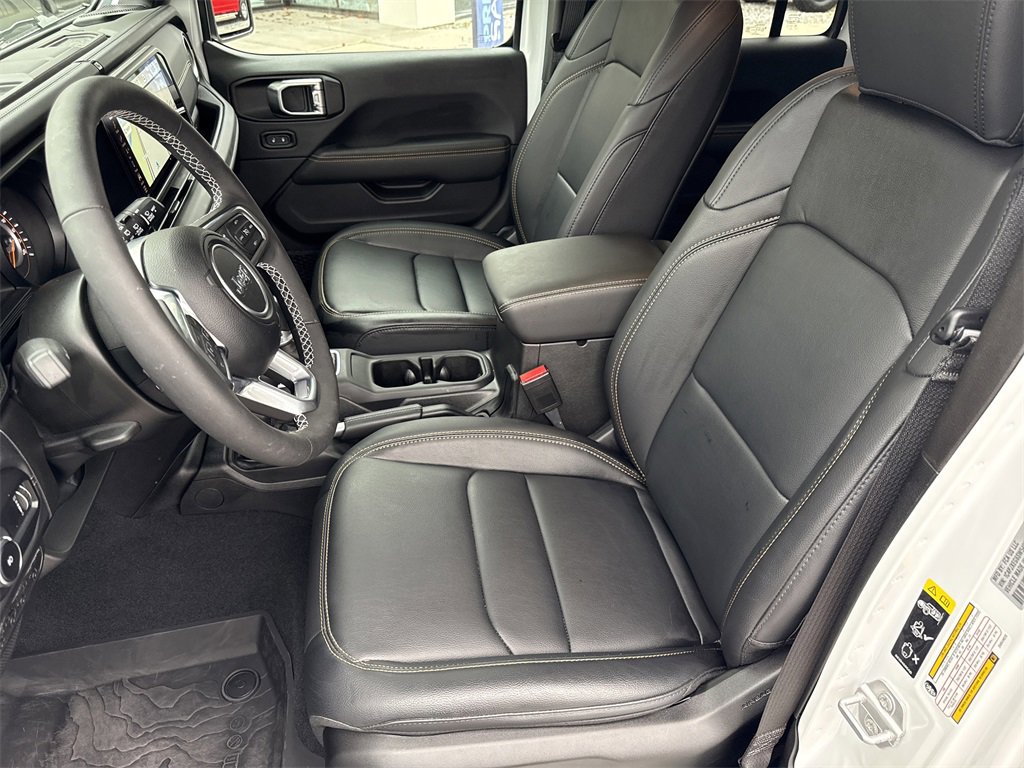 Certified 2025 Jeep Wrangler Sahara w/ Safety Group image 12