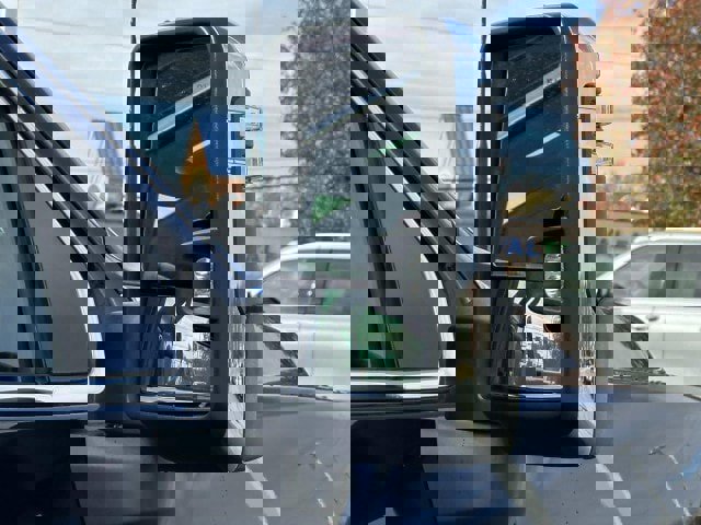 Used 2022 GMC Sierra 3500 Denali image 9