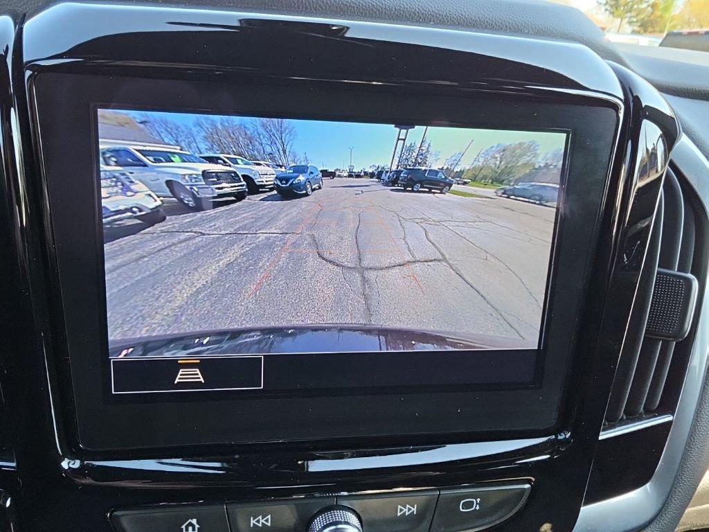 Used 2023 Chevrolet Traverse LT FWD image 17