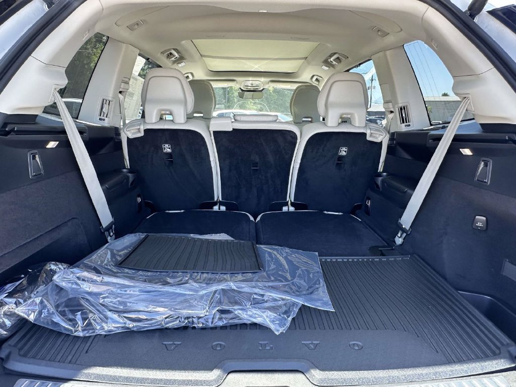 New 2026 Volvo XC90 T8 Ultra w/ Protection Package Premier AWD/4WD image 9