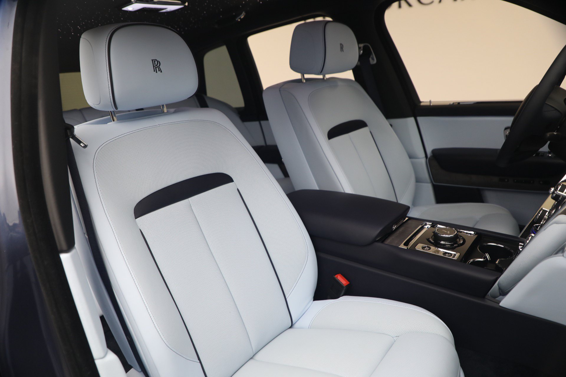 Certified 2025 Rolls-Royce Cullinan AWD/4WD image 18
