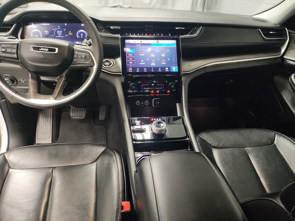 Used 2023 Jeep Grand Cherokee Limited image 31