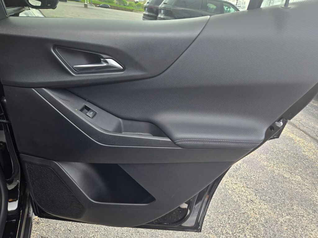 New 2026 Chevrolet Equinox LT w/ Safety and Technology Package FWD image 8