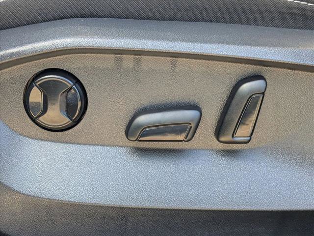 Used 2023 Volkswagen Taos SE w/ Panoramic Sunroof Package image 18