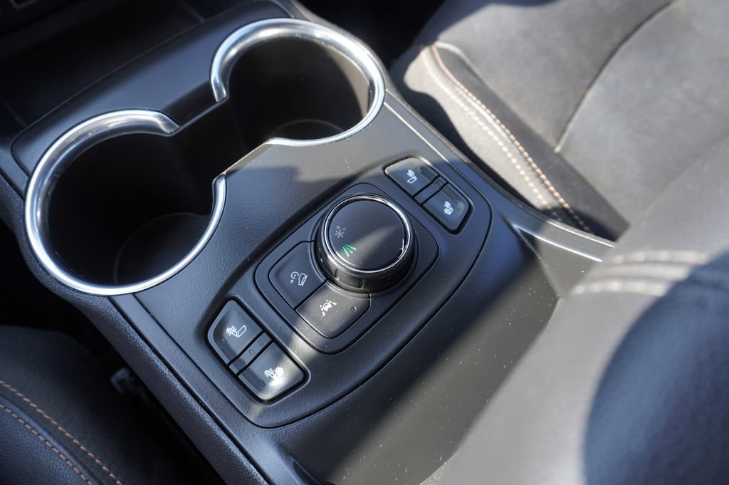 Used 2019 GMC Terrain SLT w/ Preferred Package FWD image 19