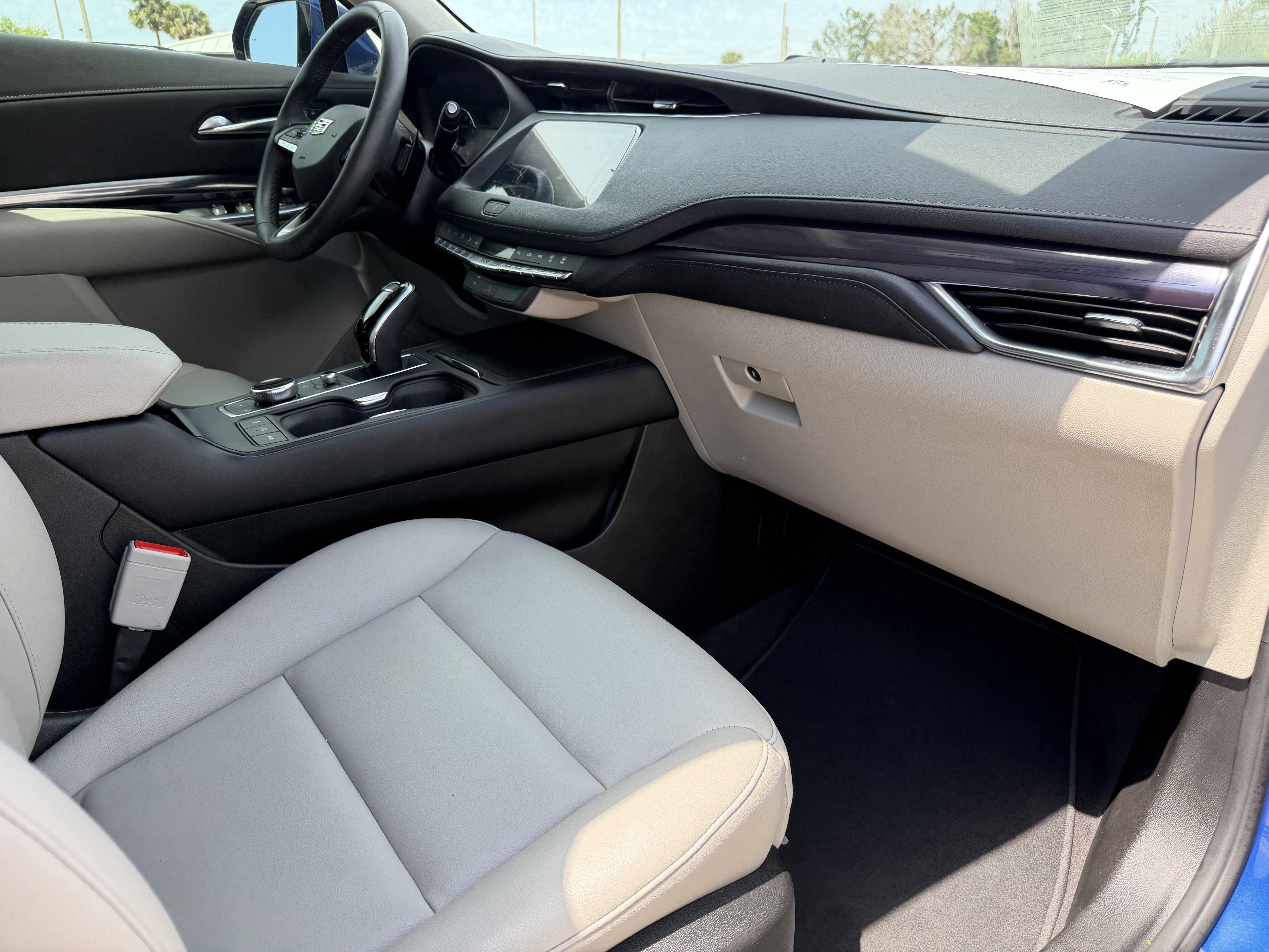 Certified 2023 Cadillac XT4 Luxury image 12