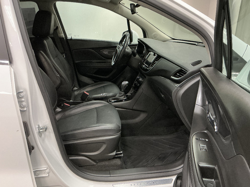 Used 2022 Buick Encore Preferred w/ Safety Package image 28