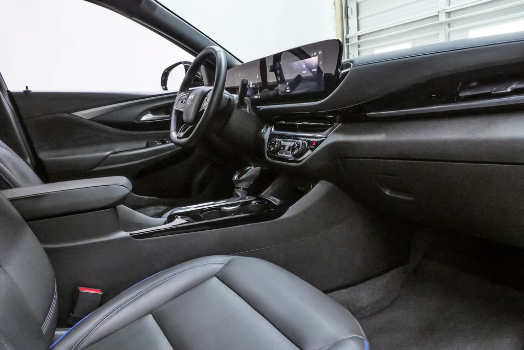 Used 2025 Buick Envista Sport Touring w/ Convenience I Package FWD image 12