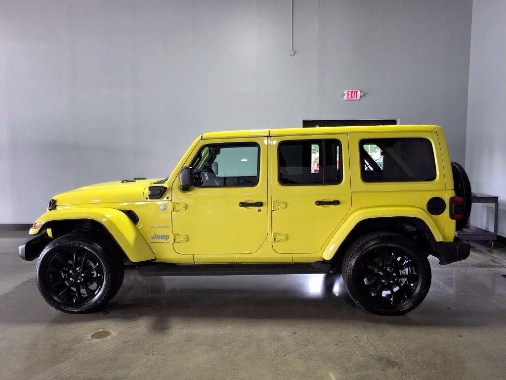 Used 2023 Jeep Wrangler Unlimited Sahara AWD/4WD image 7