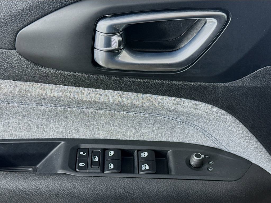 Used 2025 Jeep Compass Latitude image 20