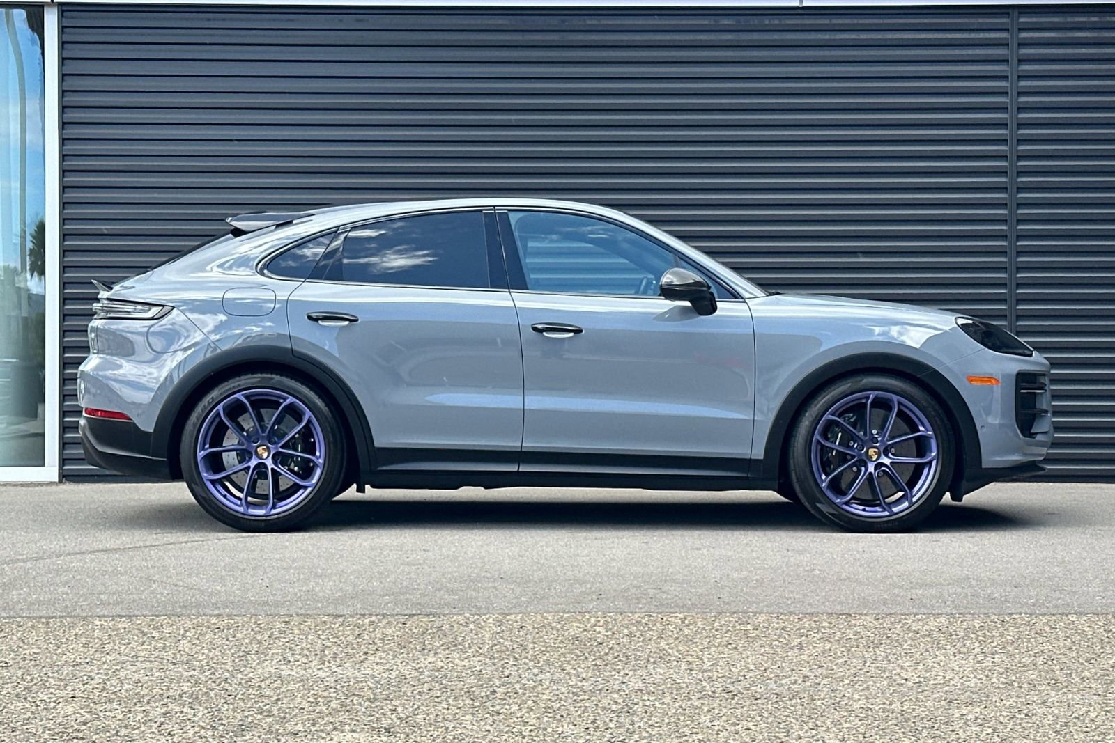Certified 2024 Porsche Cayenne Turbo GT AWD/4WD image 9
