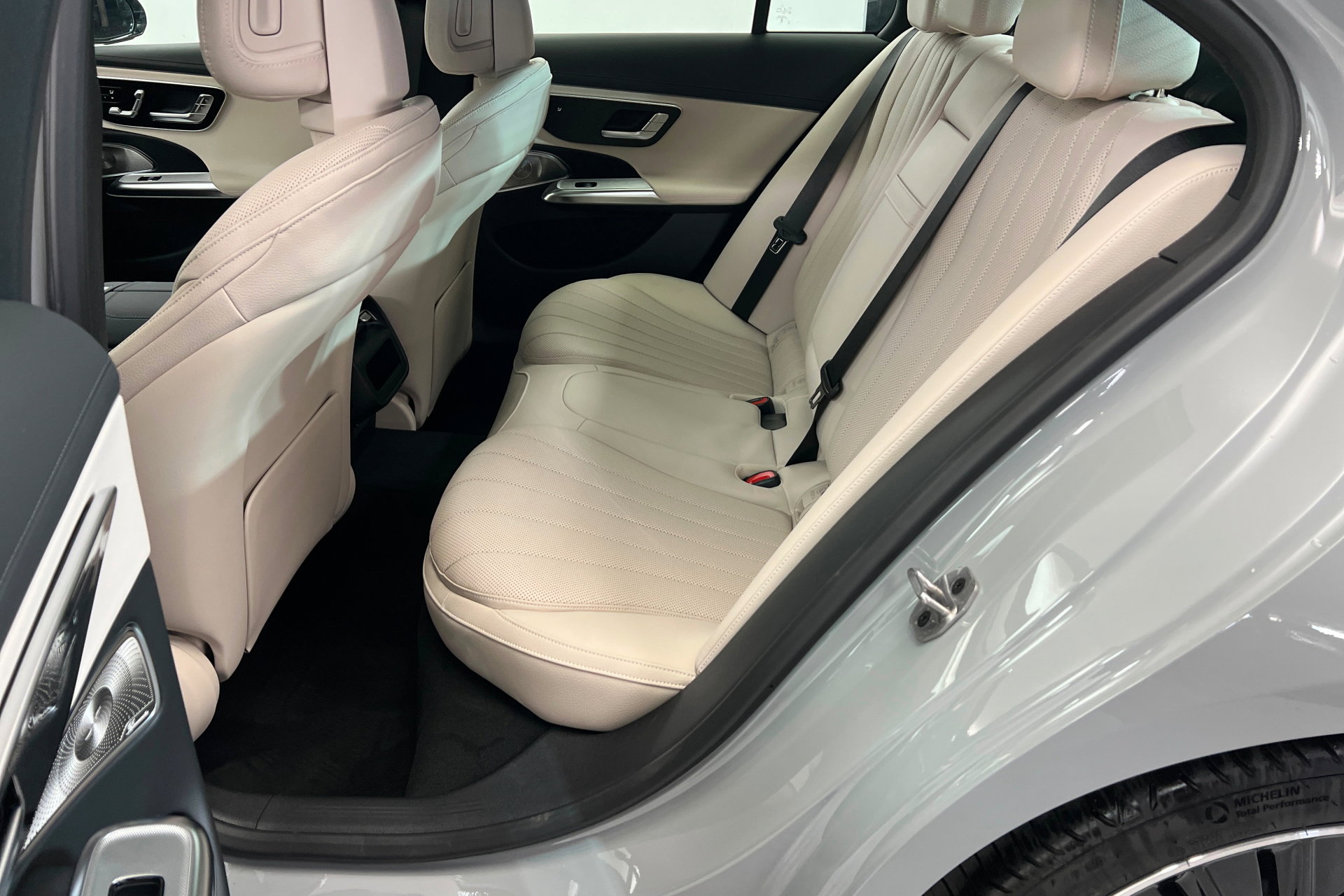 New 2026 Mercedes-Benz E 350 4MATIC Sedan image 21