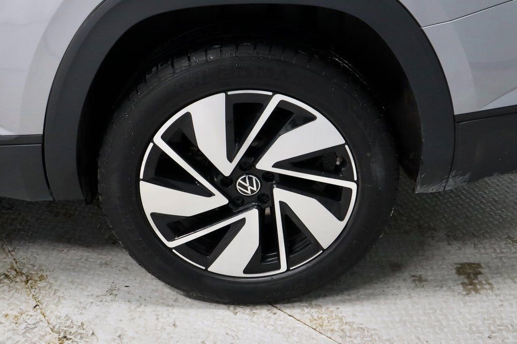 Used 2025 Volkswagen Atlas SE image 19