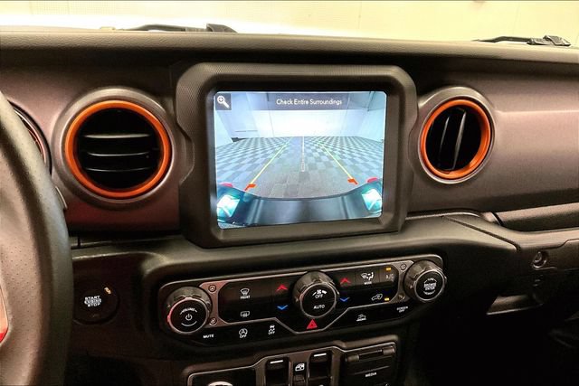 Used 2023 Jeep Gladiator Mojave w/ Trailer Tow Package AWD/4WD image 31