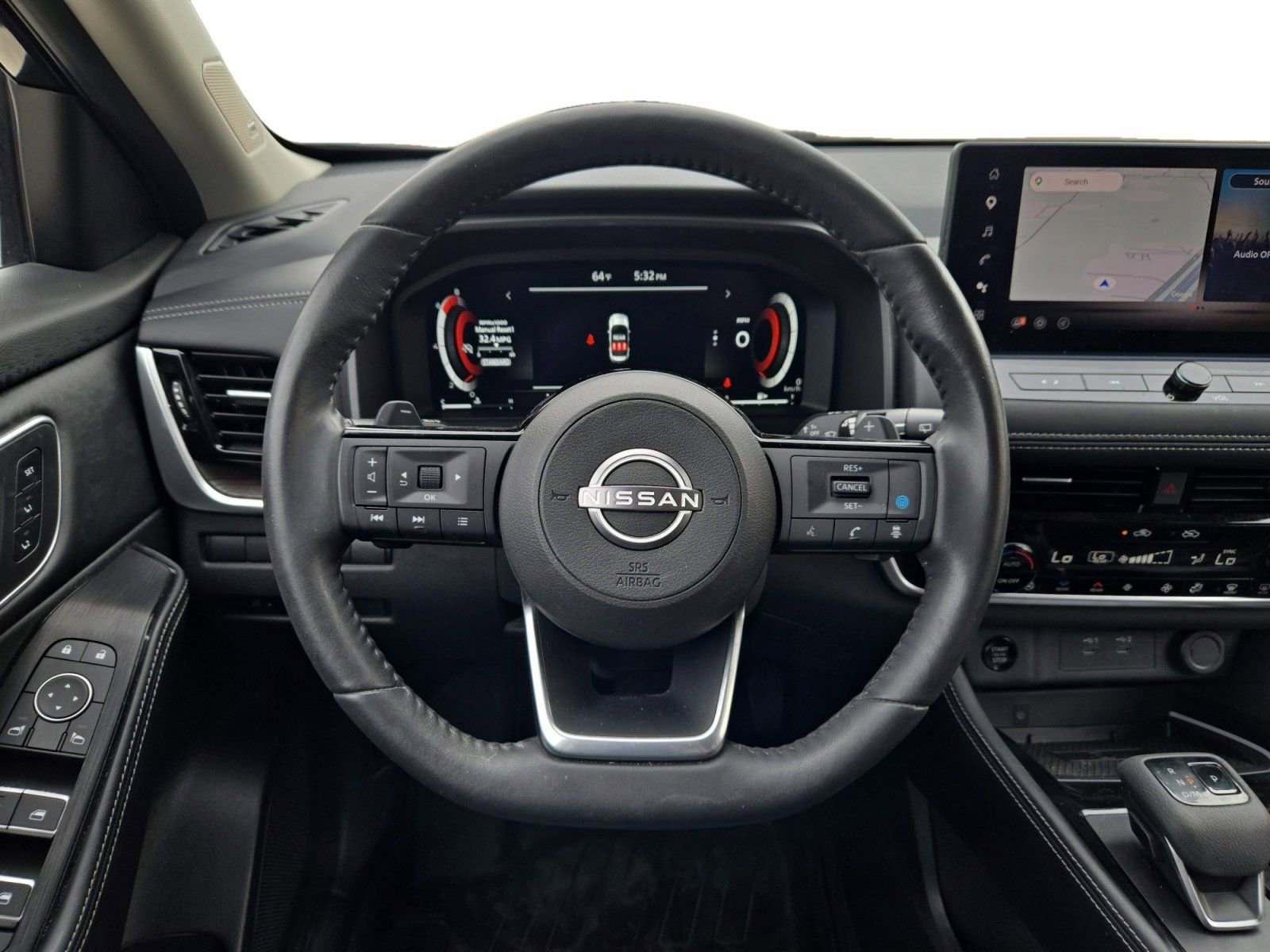 Used 2024 Nissan Rogue Platinum w/ Platinum Premium Package image 12