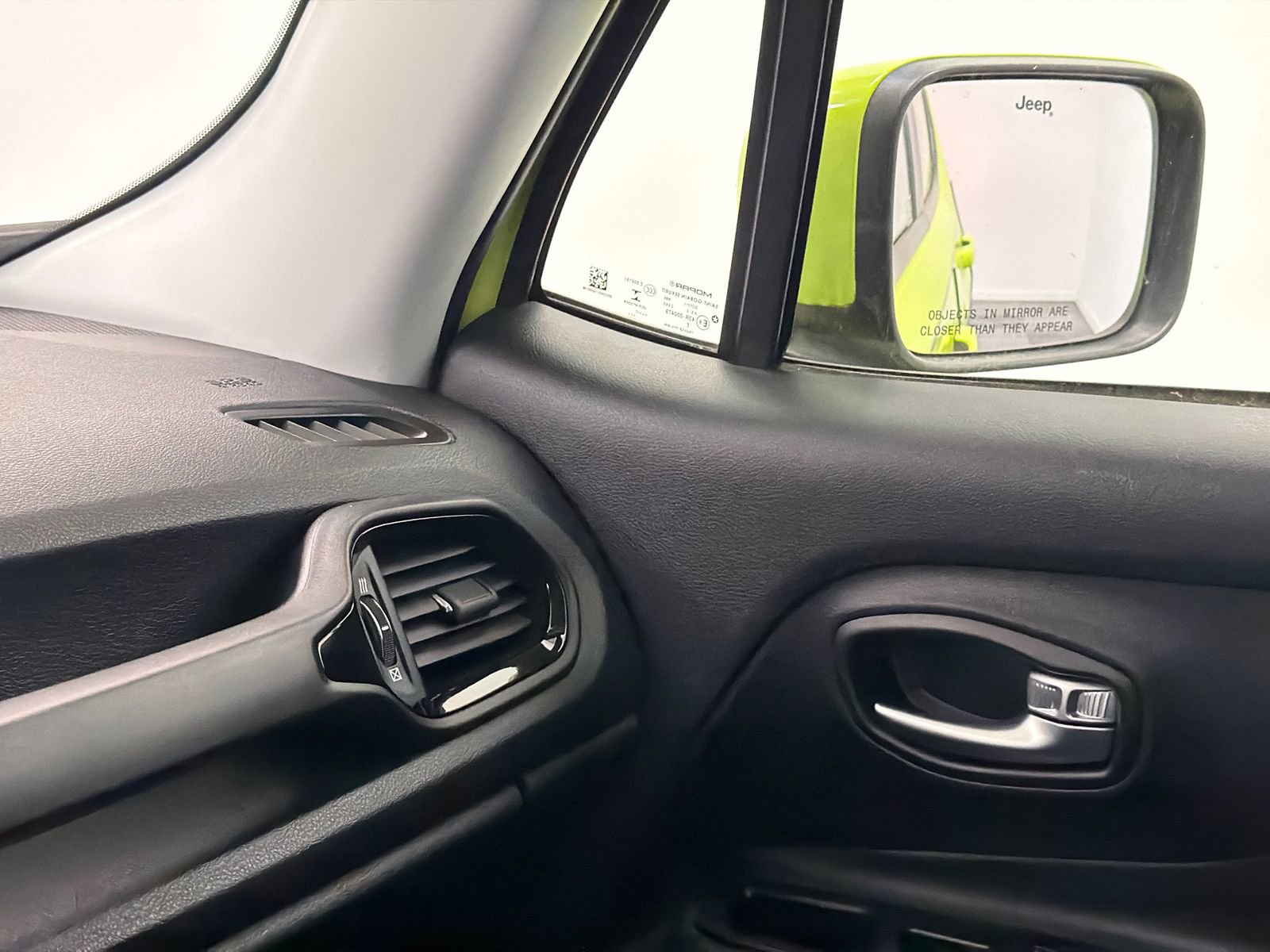 Used 2017 Jeep Renegade Altitude image 29