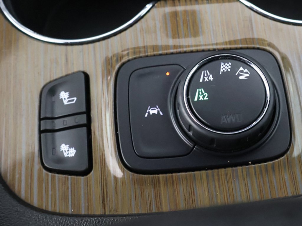 Used 2023 GMC Acadia SLE w/ Driver Convenience Package image 47