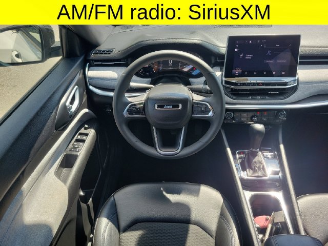 Used 2023 Jeep Compass Latitude AWD/4WD image 10
