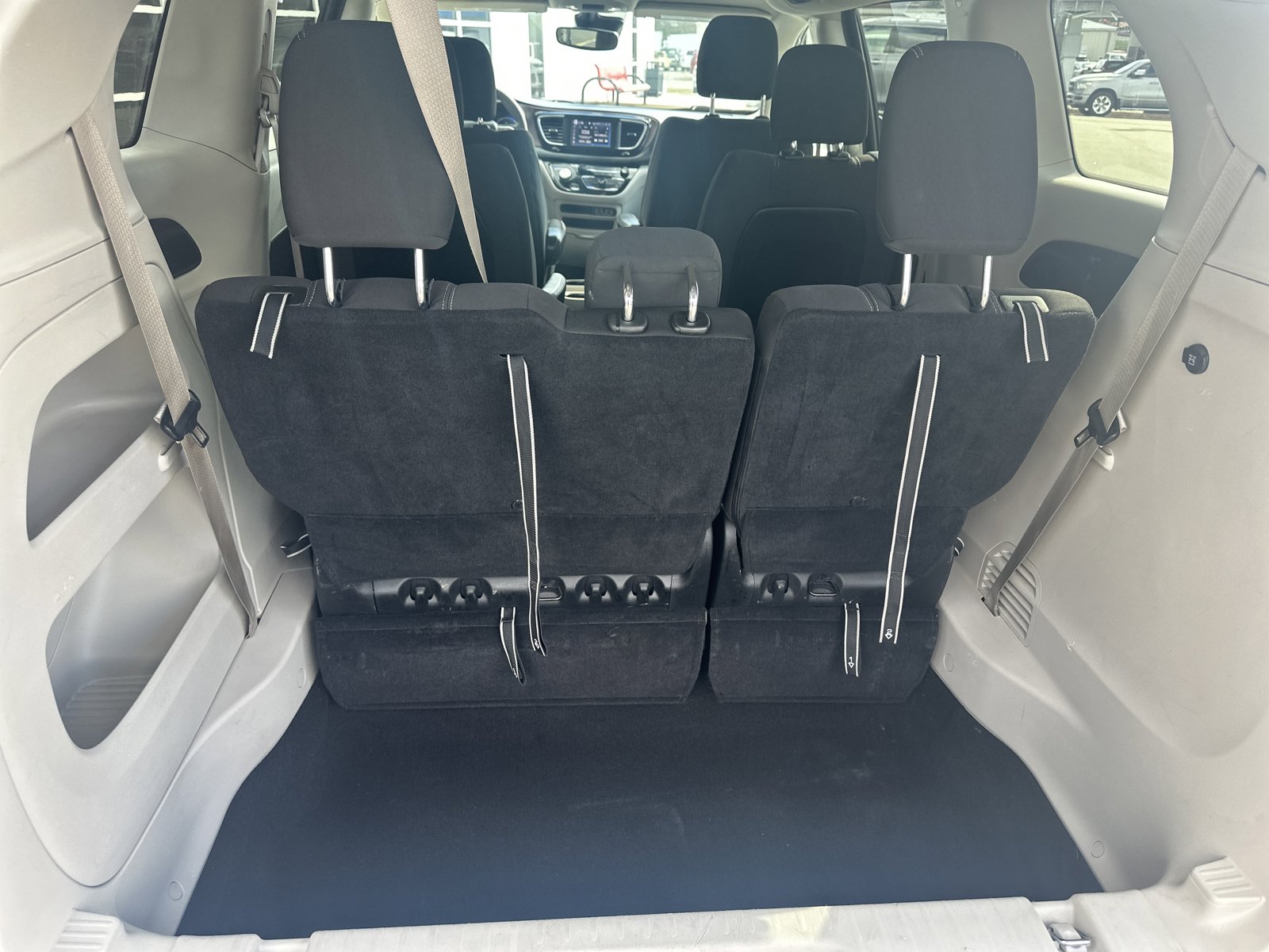 Used 2023 Chrysler Voyager LX FWD image 25